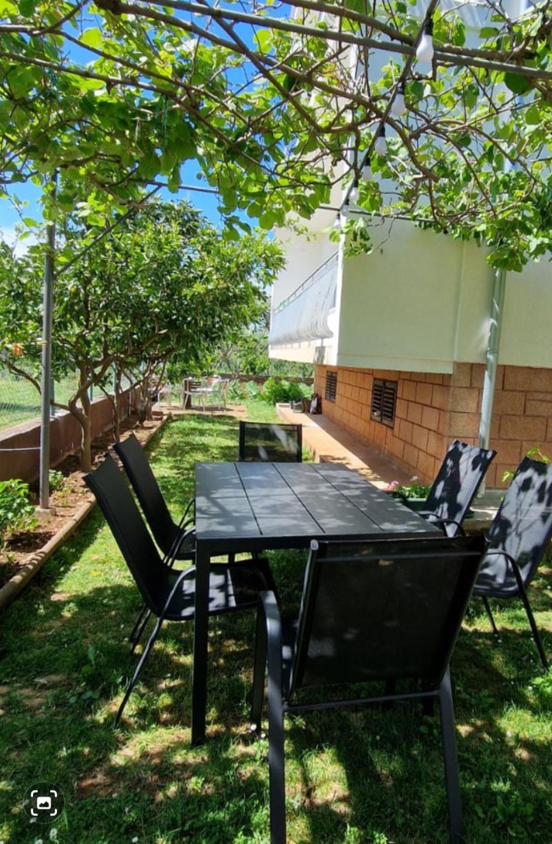Apartmani Zinda ซูโกชัน ภายนอก รูปภาพ