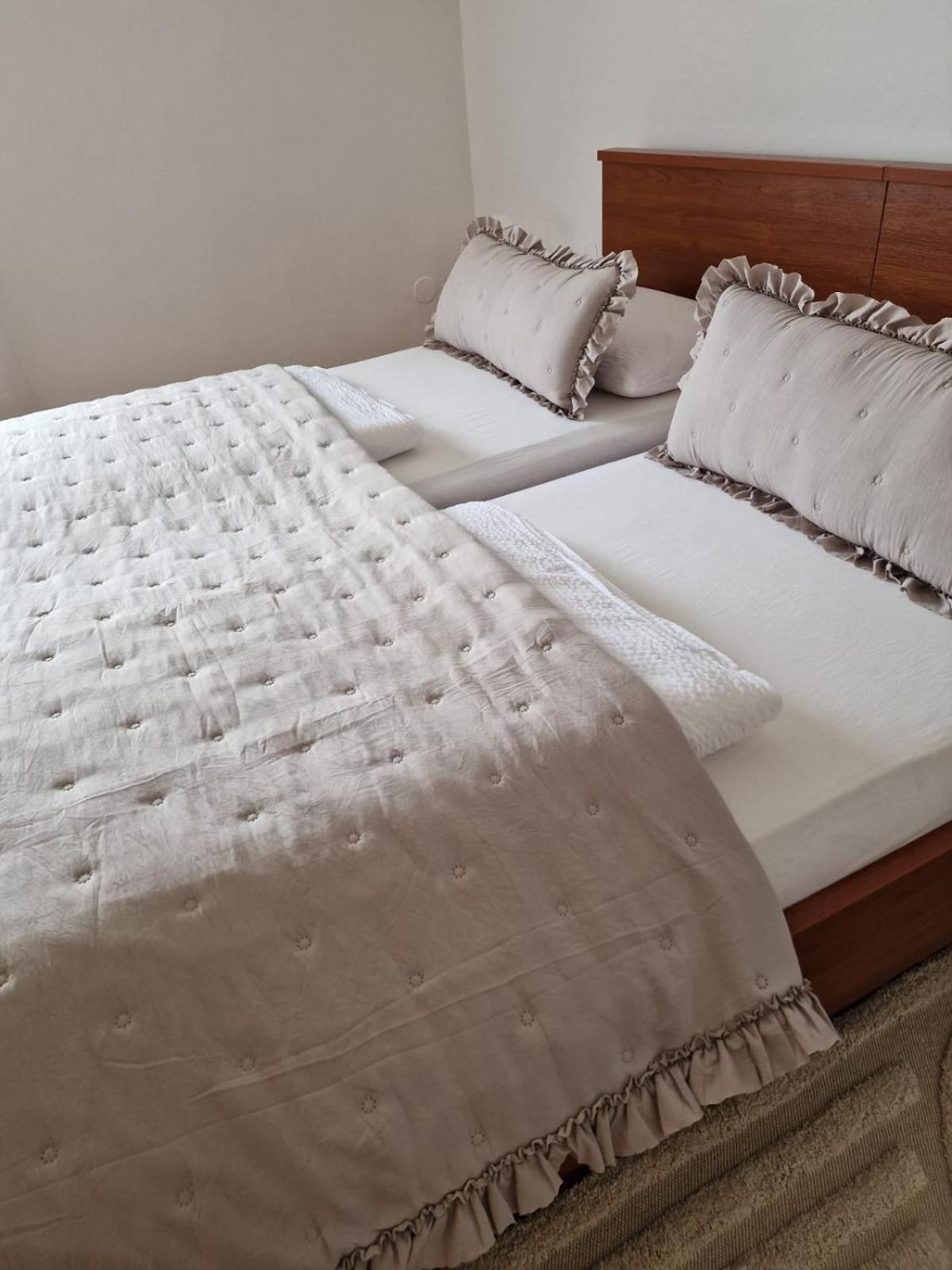 Apartmani Zinda ซูโกชัน ภายนอก รูปภาพ