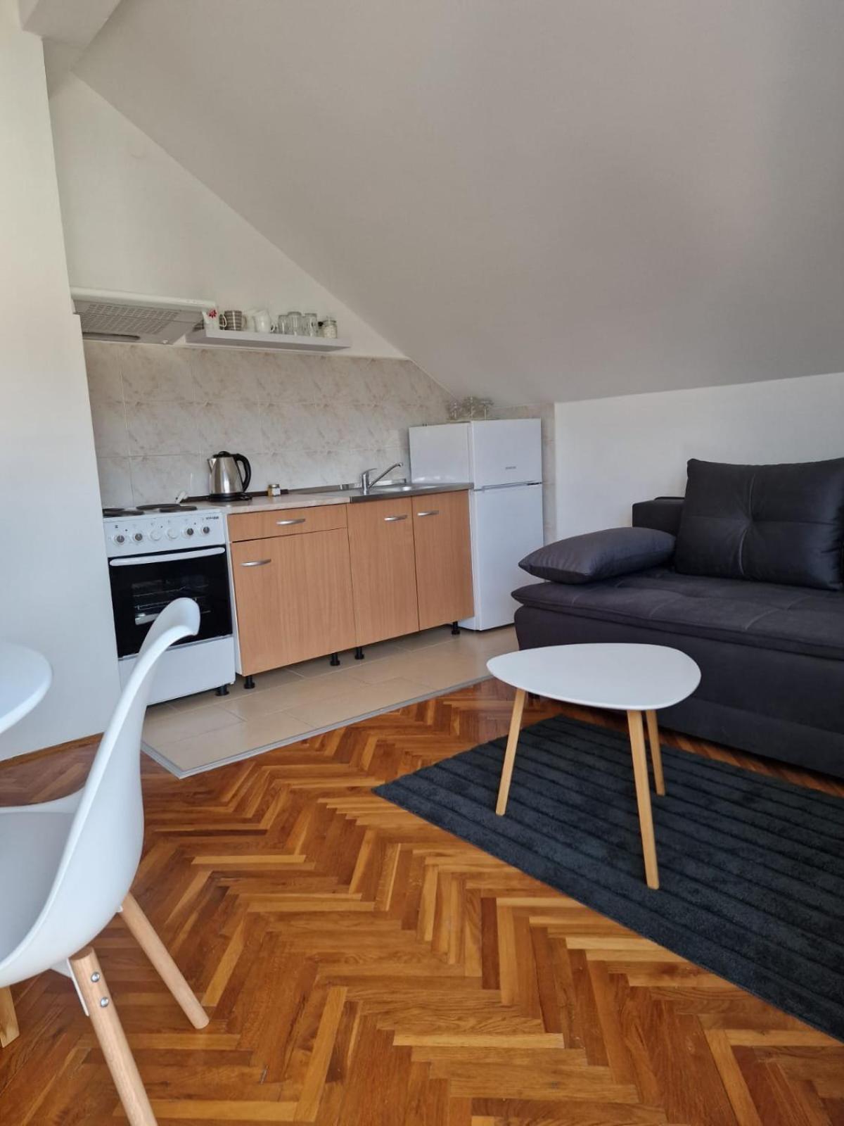 Apartmani Zinda ซูโกชัน ภายนอก รูปภาพ
