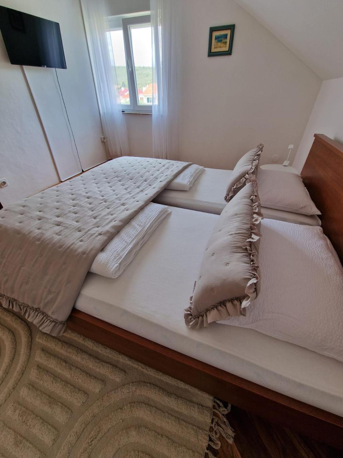 Apartmani Zinda ซูโกชัน ภายนอก รูปภาพ