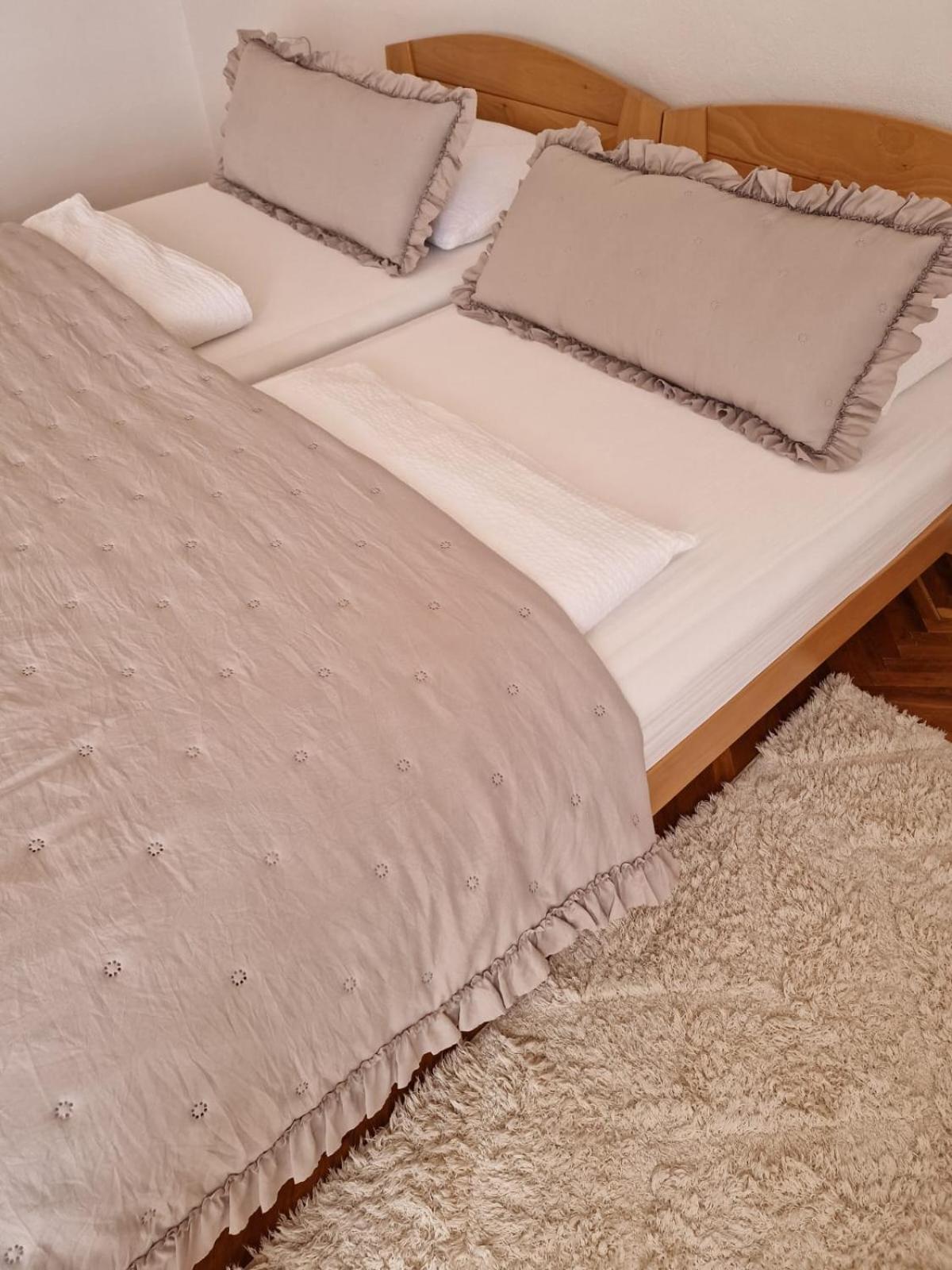 Apartmani Zinda ซูโกชัน ภายนอก รูปภาพ